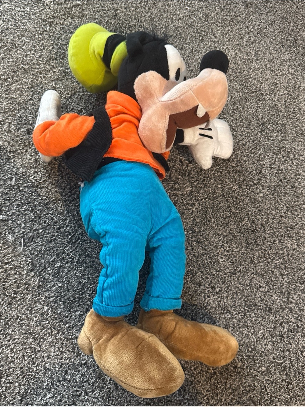 Disney Store 18” Goofy Plush Figure Stuffed Animal Toy -